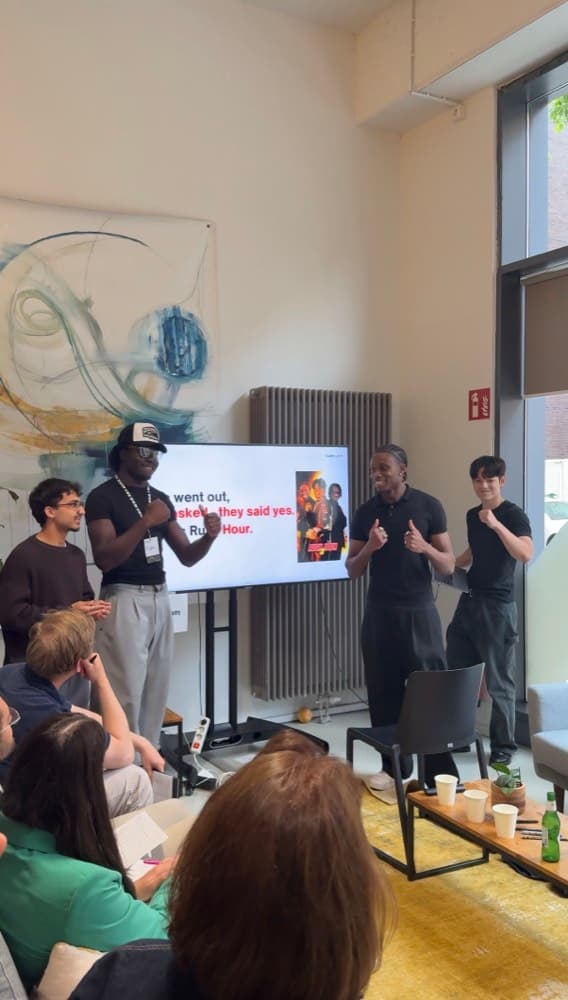 Das ganze Team live beim Pitch